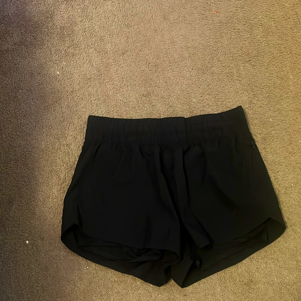 They have unders shorts with pockets